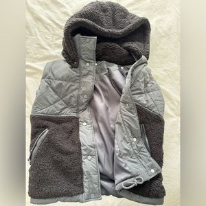 Fp inspired vest , removable hood , size s